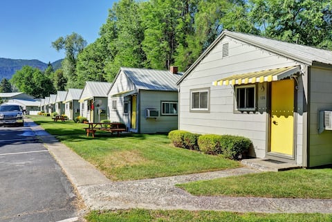 127 (Cabin Deluxe Family Pet Friendly)