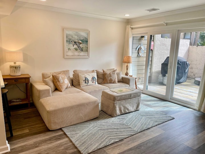 Fresh & Modern Villa By The Sea Beach Club Getaway - Hilton Head Island, SC