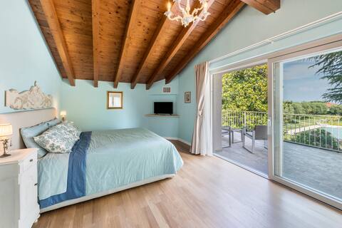 Abaye 3 Chianti Charm Adults Only