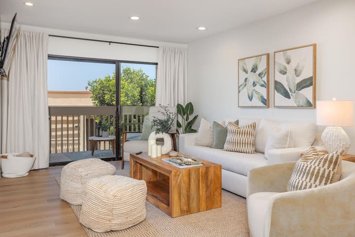 Ocean Whisper - Contemporary Coastal Retreat - 엔시니터스