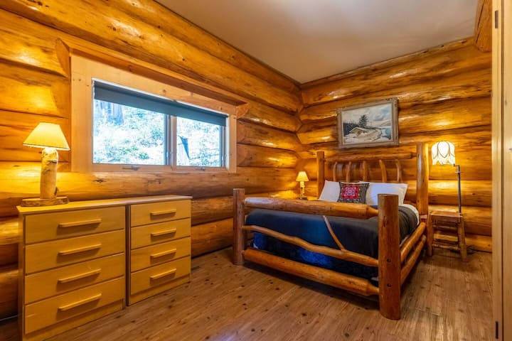 Საწოლი 152 × 203 სმ, მთავარი სართული