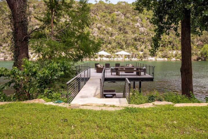 Lake Austin Modern Luxury, 2 docks, sleeps 14 gallery image 3