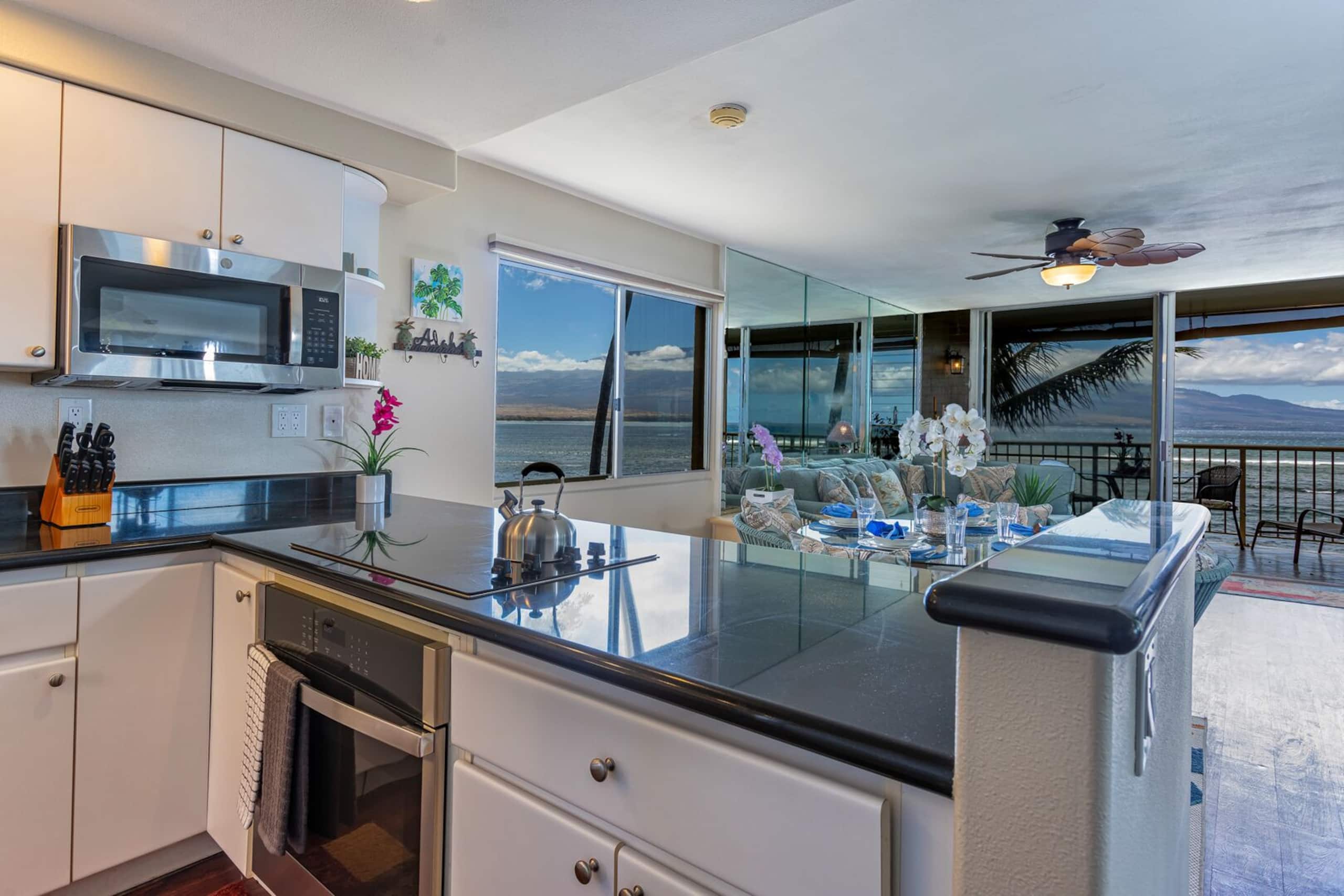 Condo in Wailuku · ★4.67 · 2 bedrooms · 2 beds · 2 baths - Image 14