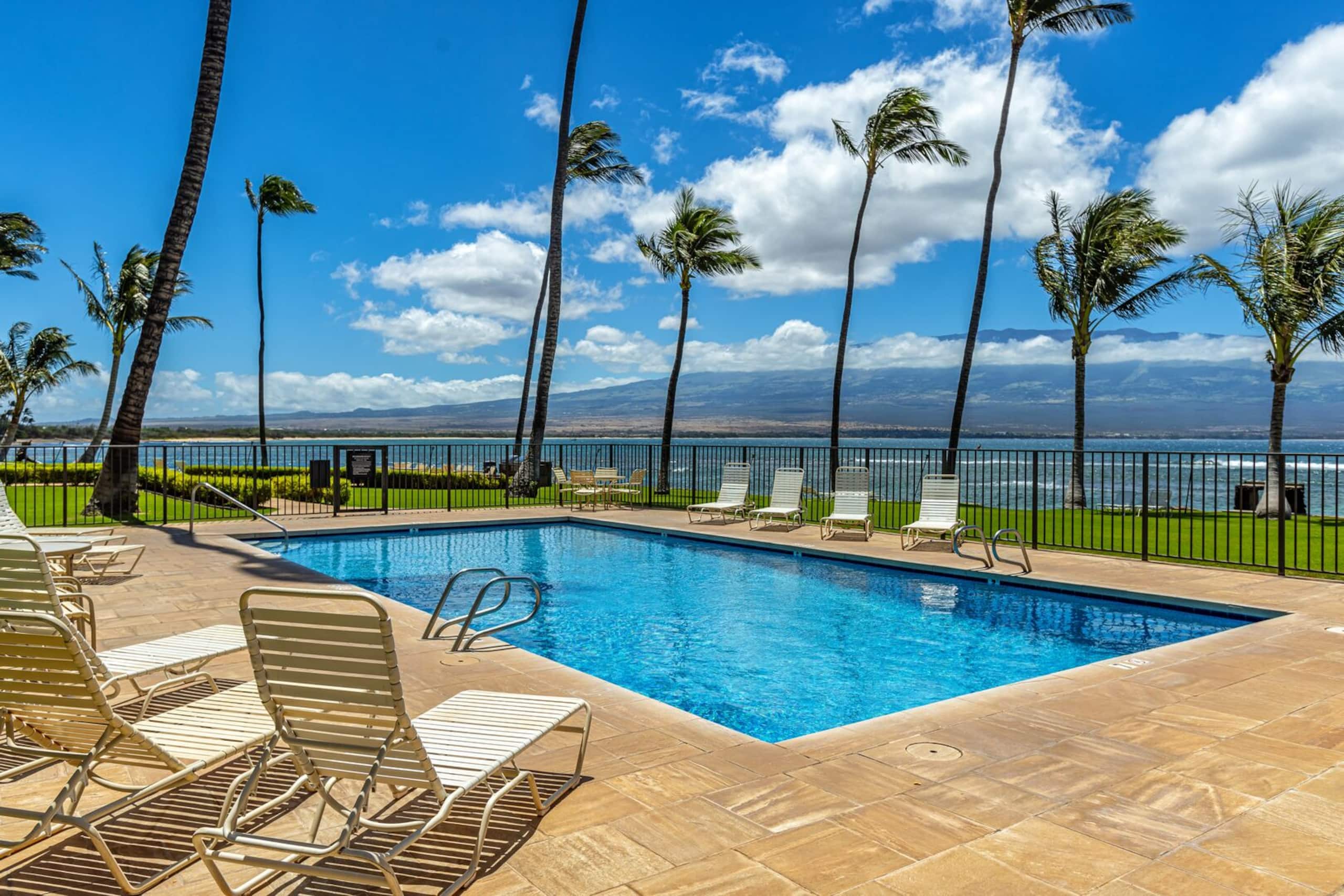 Condo in Wailuku · ★4.67 · 2 bedrooms · 2 beds · 2 baths - Image 4