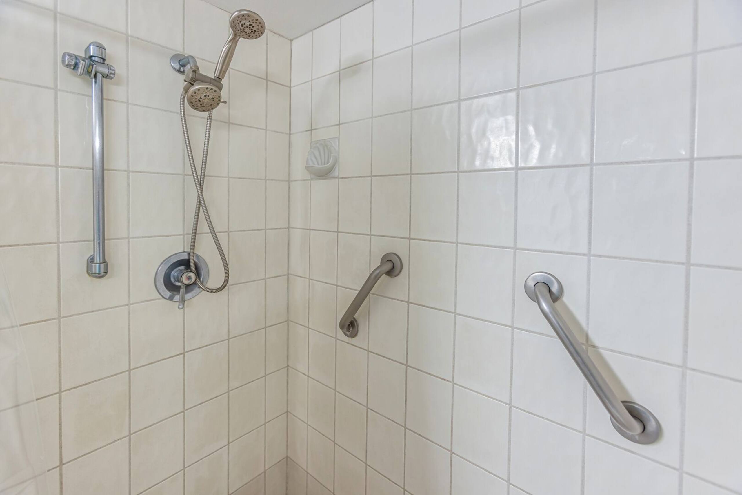 Condo in Wailuku · ★4.67 · 2 bedrooms · 2 beds · 2 baths - Image 25