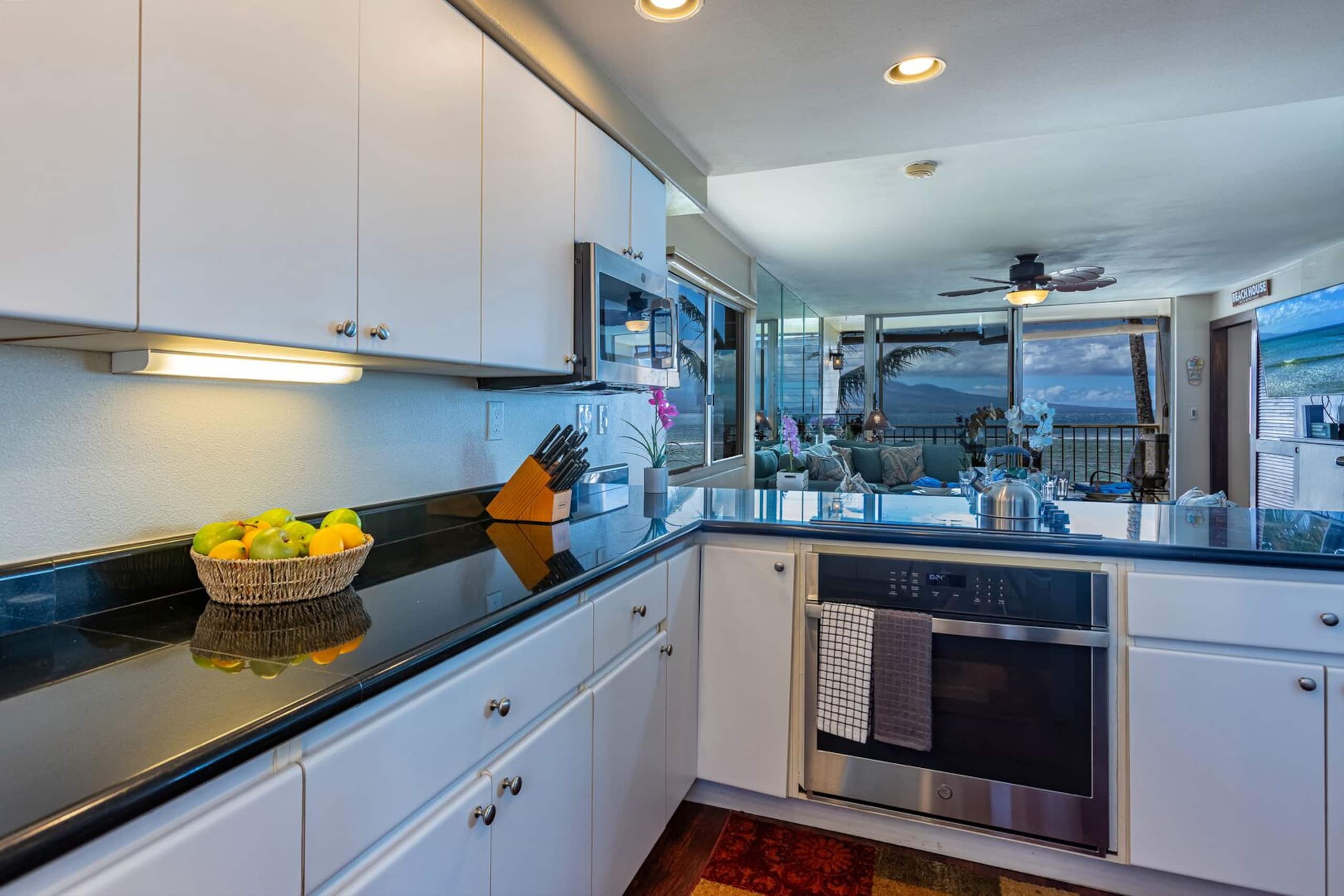 Condo in Wailuku · ★4.67 · 2 bedrooms · 2 beds · 2 baths - Image 16