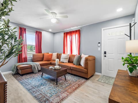 Expertly Designed Lake Erie Escape W/ Hot Tub