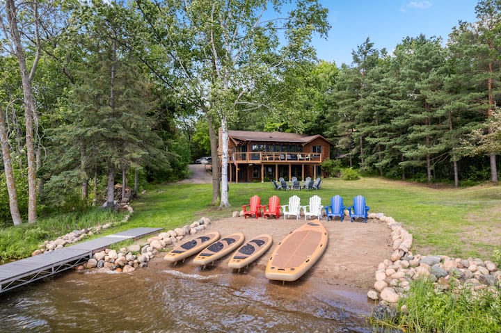 Lake House w/Hot Tub, Game Room, Fireplace & Beach
