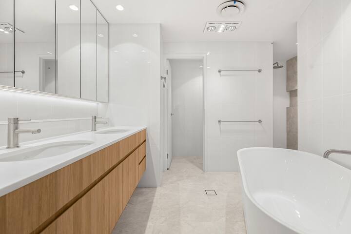 4 BED Superior Apartments gallery image 5