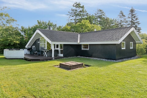 Near beach center, quiet and secluded lot.