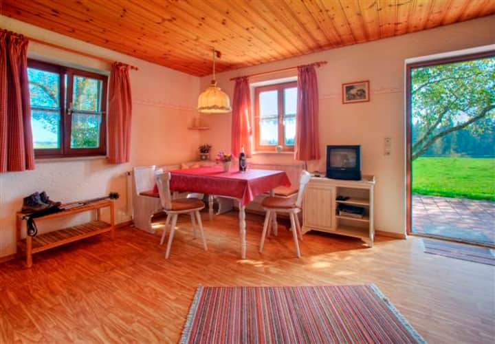 Ferienwohnung B Mit Terrasse Für 2 Bis 4 Personen, - Seeon-Seebruck