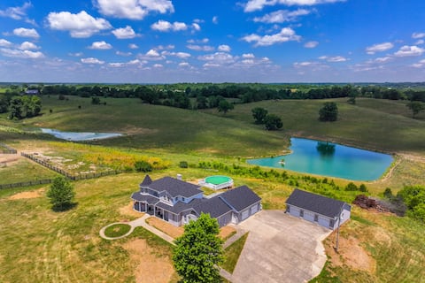 Sprawling Kentucky Getaway w/ Private Pool!