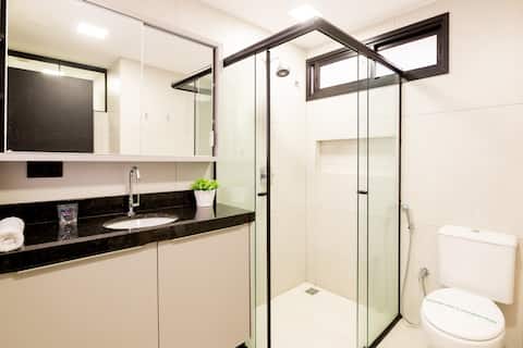 Downtown: 3 Bedrooms and 2 Bathrooms for 7