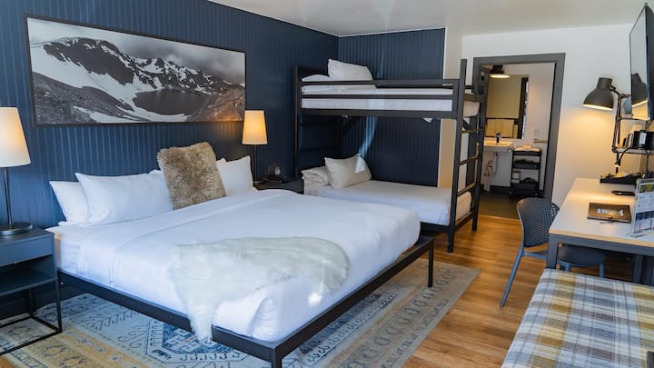 Unit with King and Twin size beds