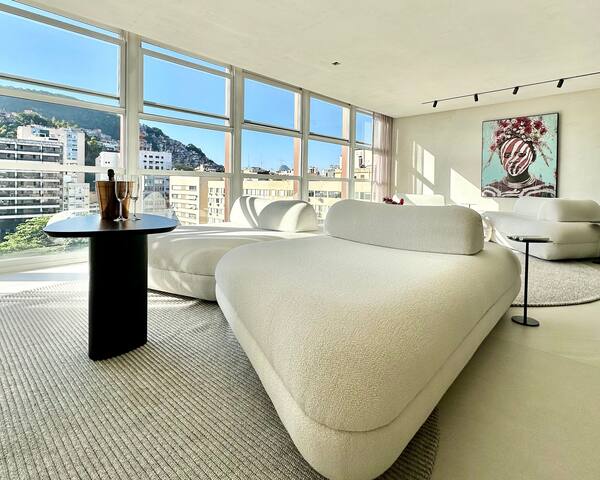 Luxury apartment with ocean view in Ipanema gallery image 3
