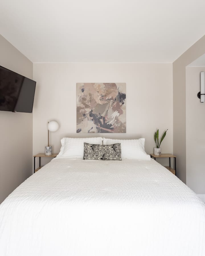 Water's Edge Artisan's Cove主床01