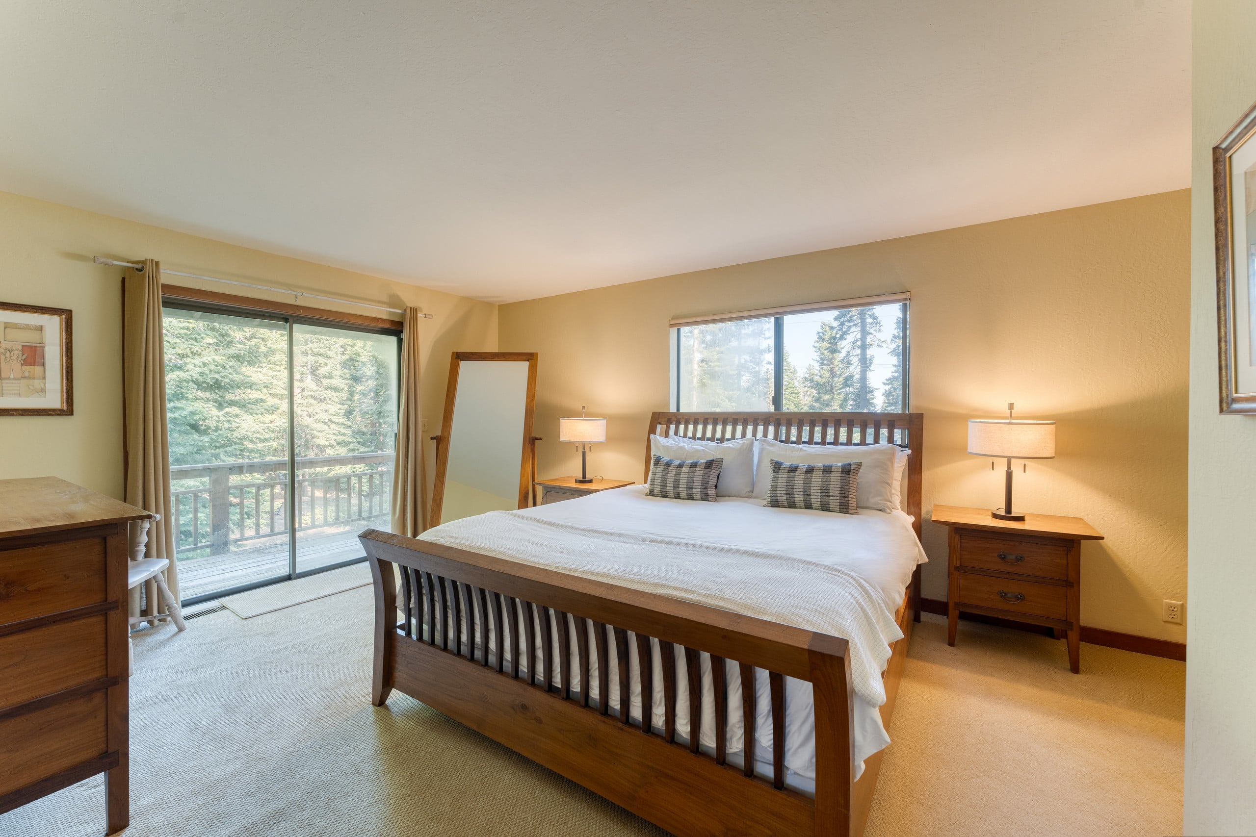 Wildwood Cabin, Hot Tub & Lake Tahoe 5 Min - Photo 26