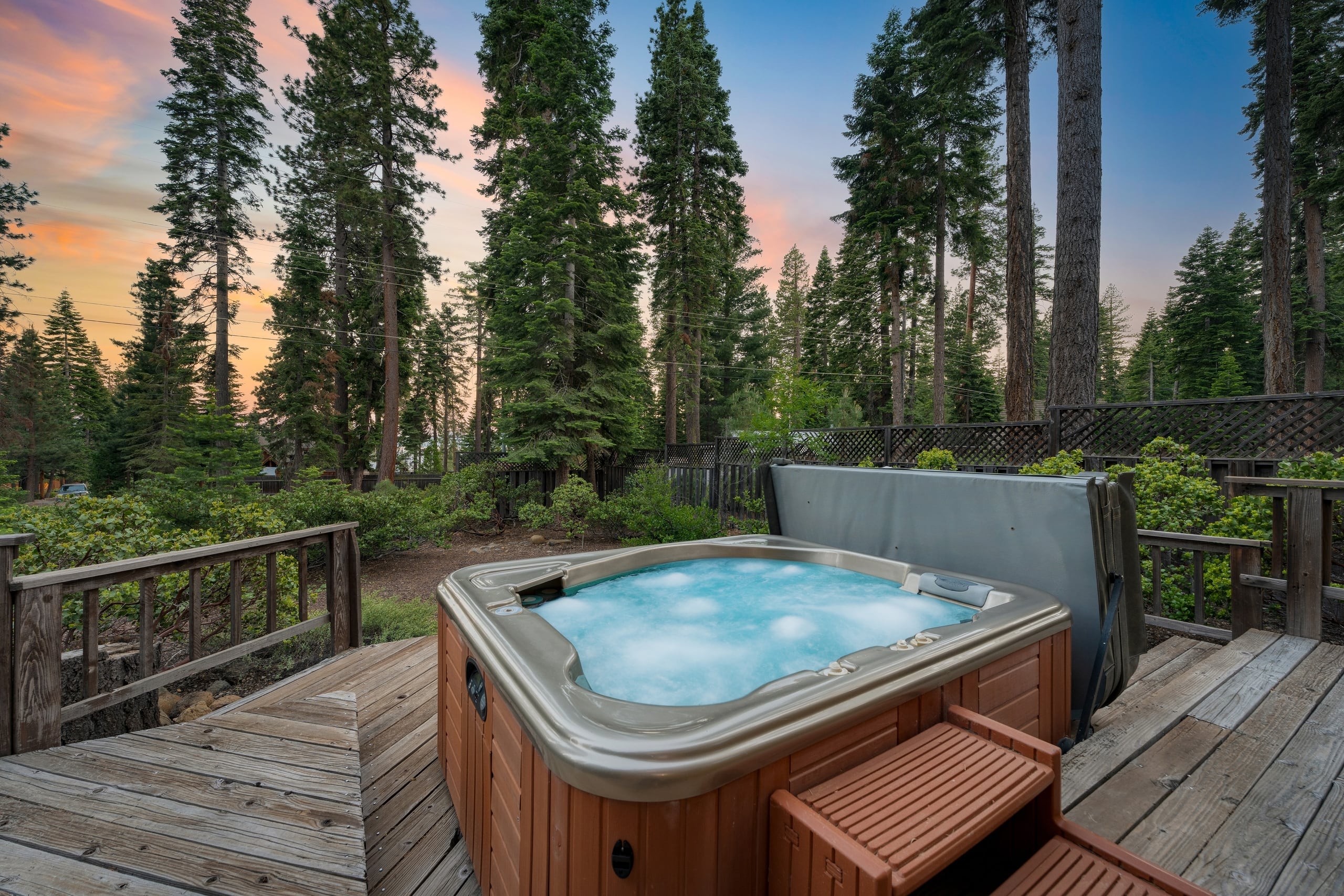Wildwood Cabin, Hot Tub & Lake Tahoe 5 Min - Main photo