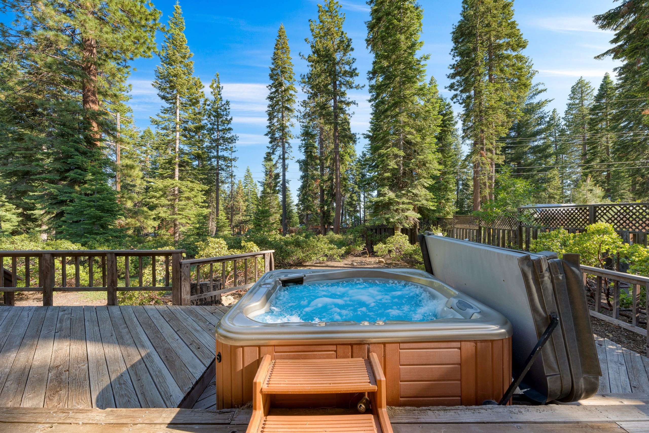 Wildwood Cabin, Hot Tub & Lake Tahoe 5 Min - Photo 40
