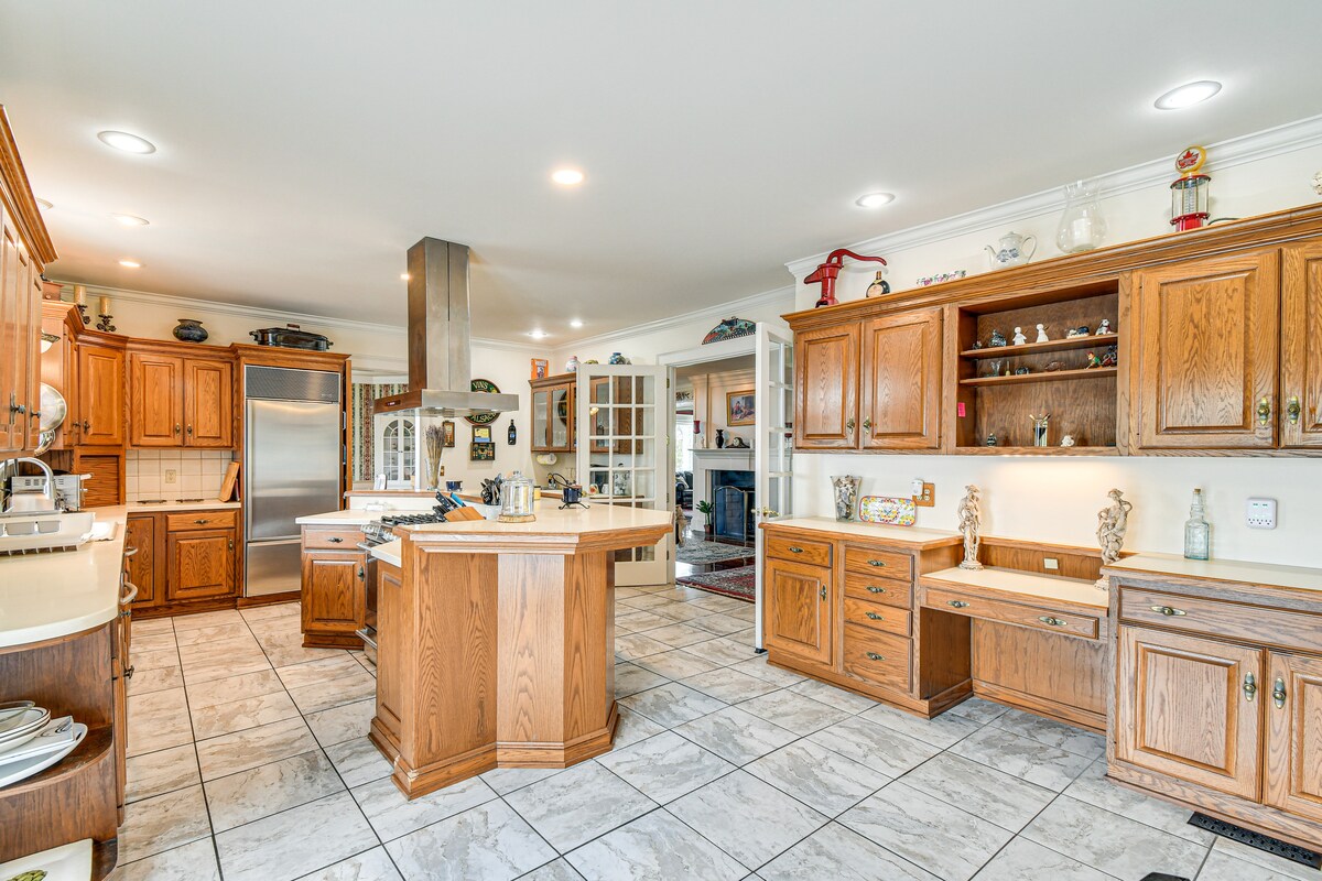 Geneva Vacation Rental w/ Vineyard & Lake Views!