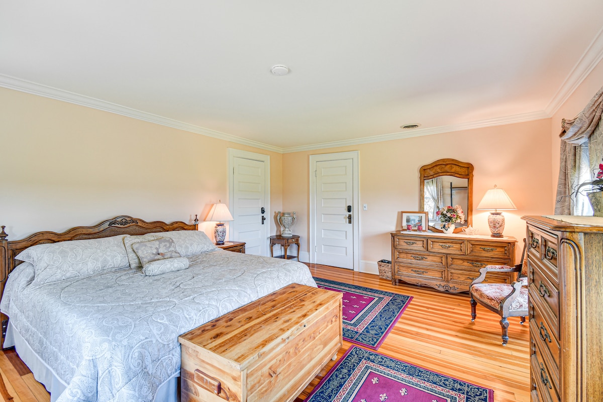 Geneva Vacation Rental w/ Vineyard & Lake Views!