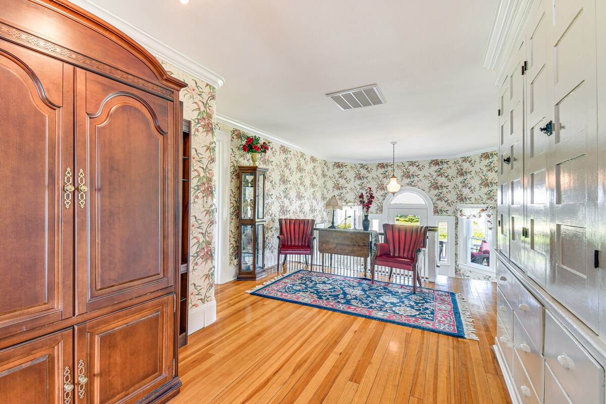 Geneva Vacation Rental w/ Vineyard & Lake Views!