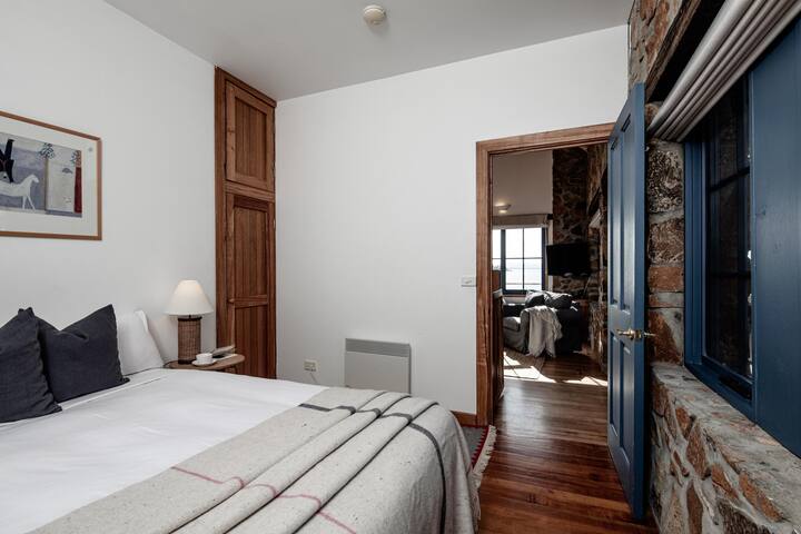 3-Bedroom Stone Cottage gallery image 4