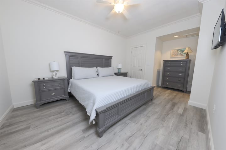 Dhoma e vizitorëve "King"