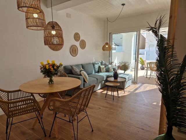 Apartamento con terraza planta baja 6p gallery image 2