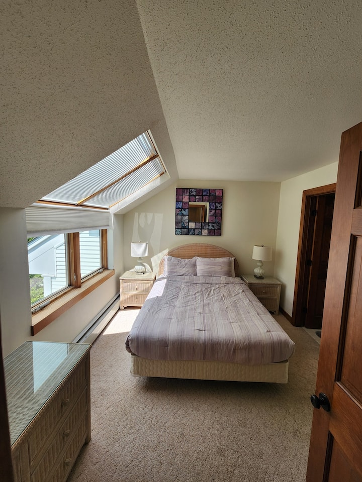 Აპარტამენტი Queen Bedroom სამთო სათხილამურო ბილიკის ხედებით