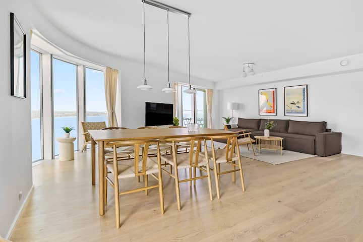 35th Floor Panorama Ocean View Apartment