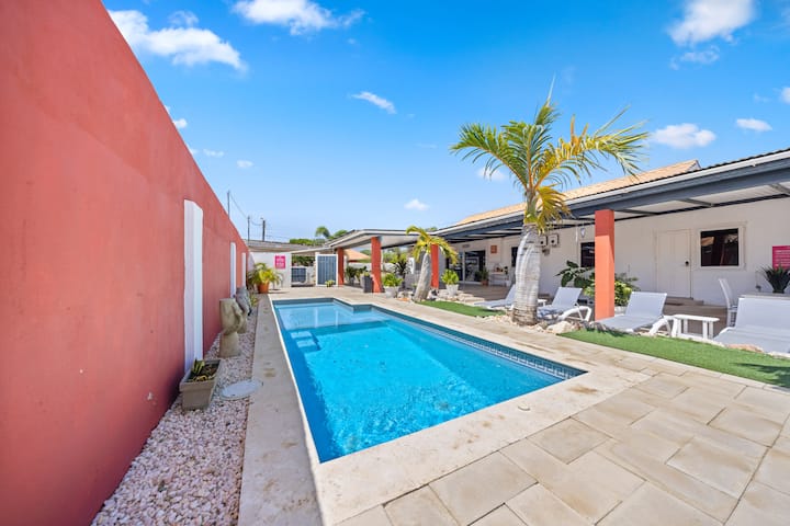 Oranjestad Retreat: 4BR Paradise with Private Pool