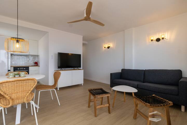 Penthouse with sea views, two bedrooms with direct gallery image 5