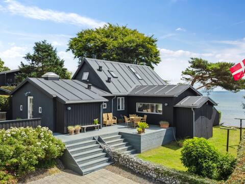 "Sten" - 30m from the sea by Interhome