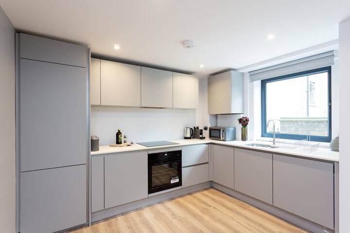 Beautiful 2BD Apartment near Kensington gallery image 3