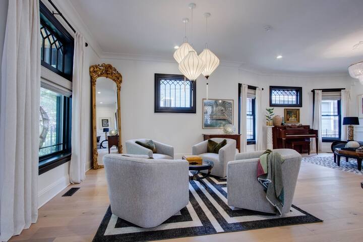 Beauty on Beech HGTV Featured Designer Home gallery image 4