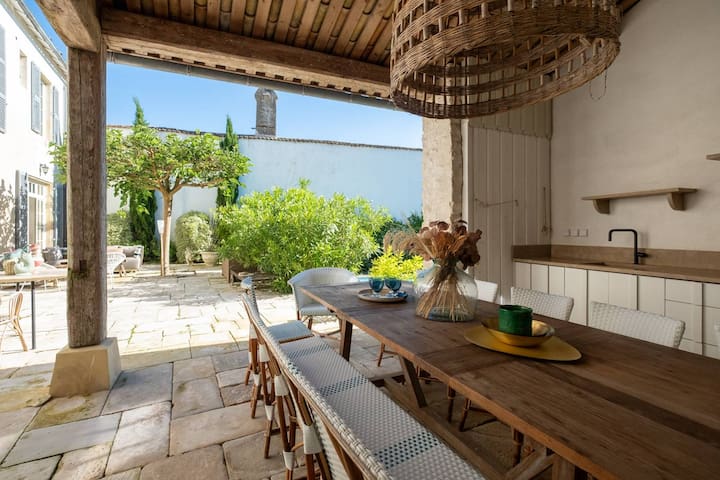 Ré Experiences managed Airbnb listing 1