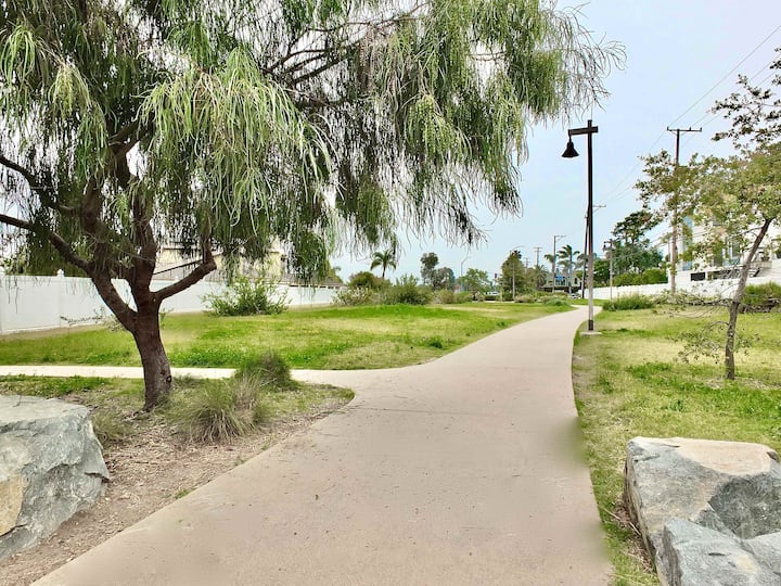 New Remodel, Minutes To Beach, Perfect For 2 - Los Alamitos, CA