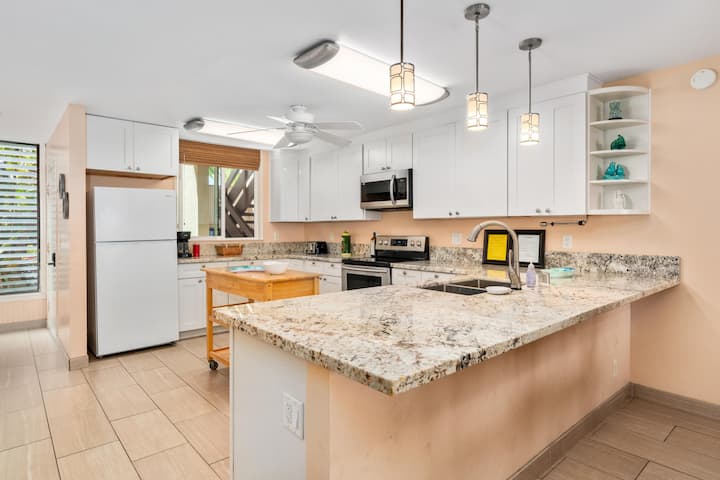 Kona Oceanview 2br Coastal Condo Summer Deal - Hawaii