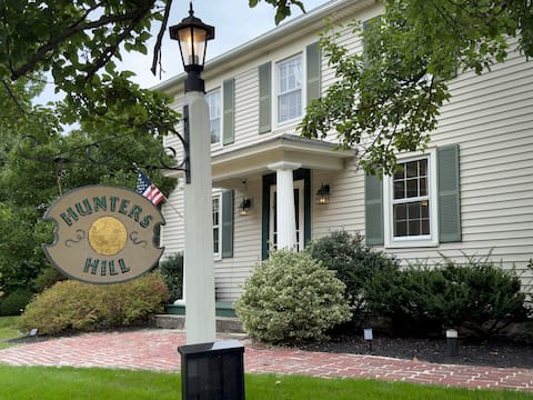 Waterfall Retreat: Hot Tub, Pickleball, Fire Pits