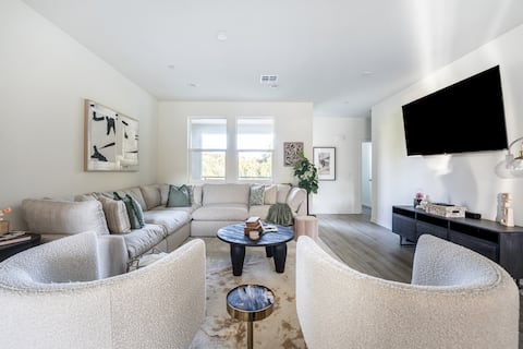 Brand New Stunning 4BR Townhome