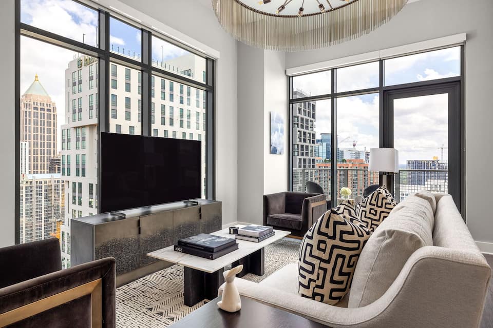 Curated visual reference: Luxury Condo Rentals With Private Artisan Library Reference: Atlanta Ga Luxury Vacation Rentals