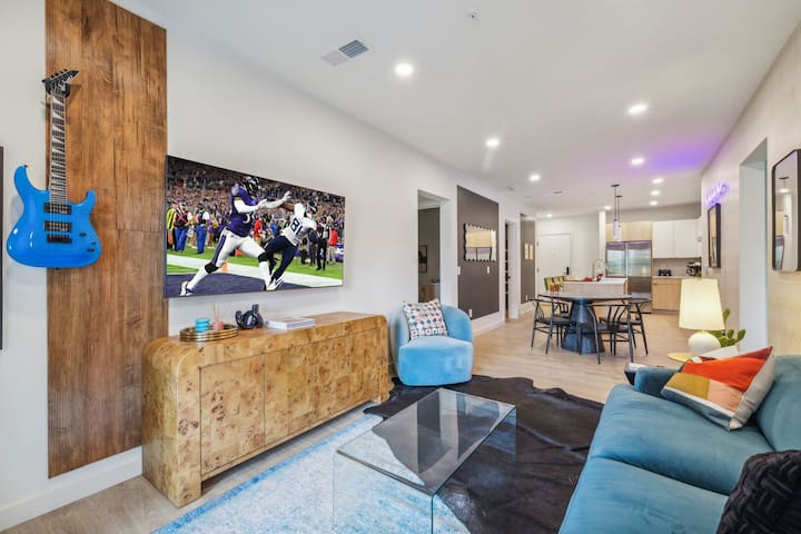 Hyve-Harmony Strum-Walk to Broadway-Pool & Gym gallery image 5