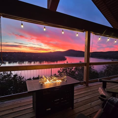 Lakefront Luxe | King Beds | Near Table Rock Lake