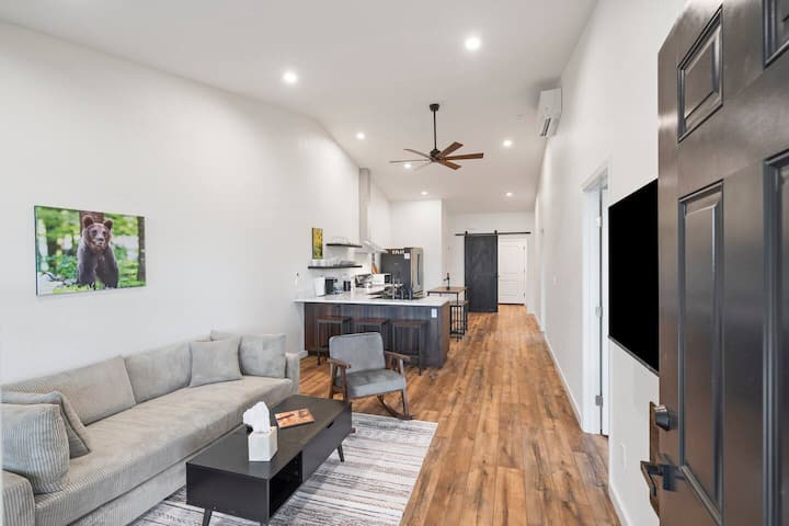 Bear-themed Duplex In Polson Mt – Cozy 2br - Polson, MT