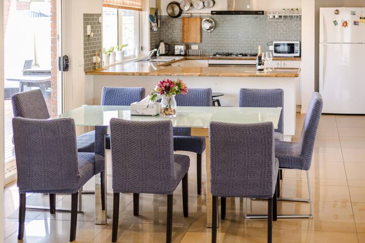 StayAU Family Home Comfort in Caroline Springs gallery image 5