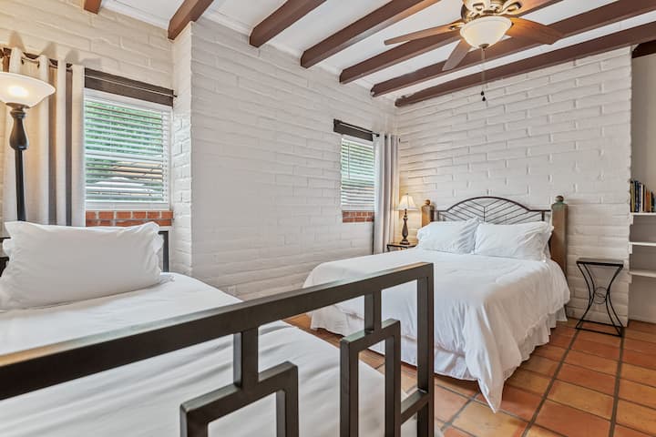 Spavaća soba 4 - bračni krevet (širine 150-179 cm) i bračni krevet (širine 150-179 cm) 