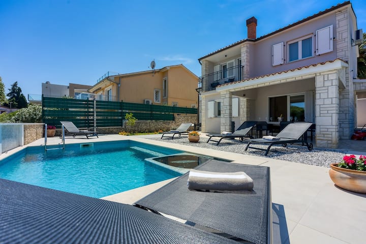 Breeze Holiday Home - Premantura