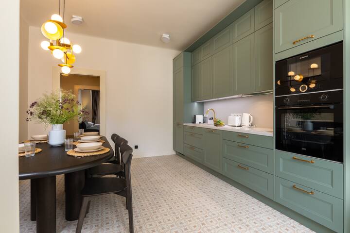 Luxury 2 bedroom apartment with AC in the Old Town gallery image 5