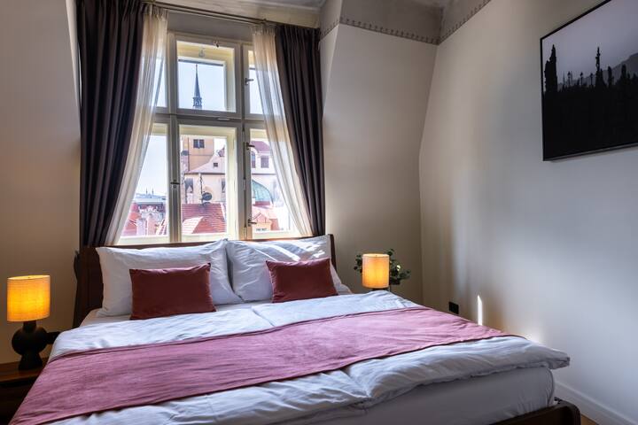 Luxury 2 bedroom apartment with AC in the Old Town gallery image 4